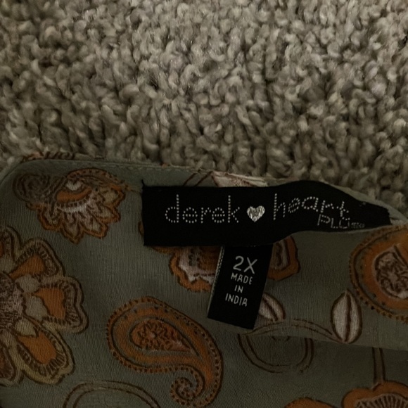 2xl beautiful cover up for the pool or beach .Plus looks amazing casual aswell. - Picture 2 of 2